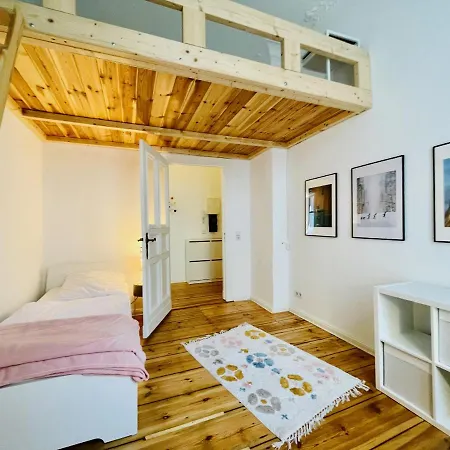 Stylish Design Very Close To Kurfurstendamm At Savignyplatz Апартаменты Берлин