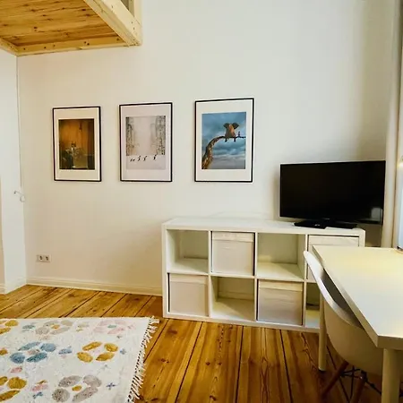 Apartment Stylish Design Very Close To Kurfurstendamm At Savignyplatz Berlin