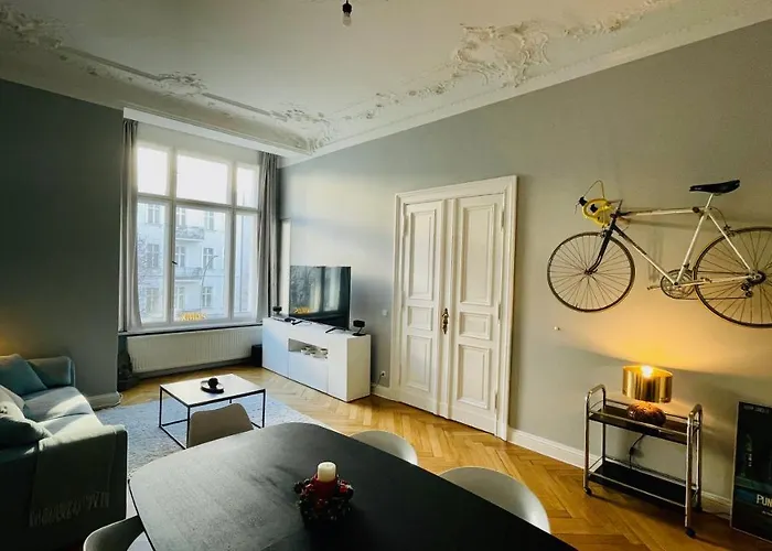 Stylish Design Very Close To Kurfurstendamm At Savignyplatz Apartment *