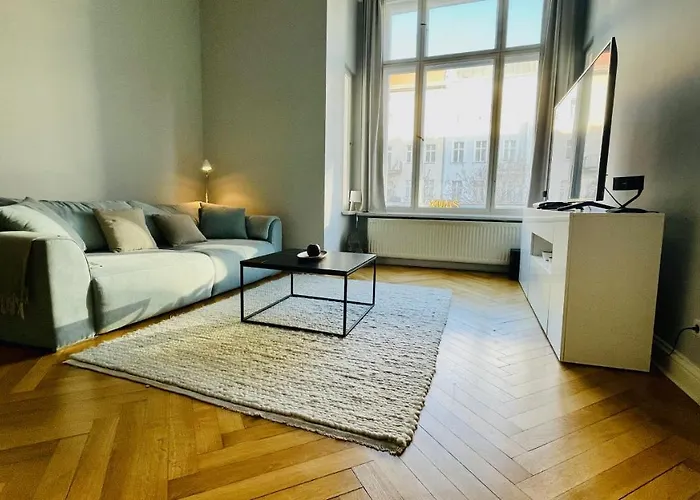 Apartment Stylish Design Very Close To Kurfurstendamm At Savignyplatz