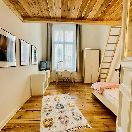 Апартаменты Stylish Design Very Close To Kurfurstendamm At Savignyplatz *